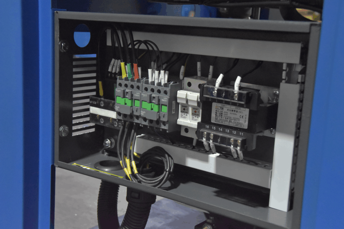 Винтовой компрессор KraftMachine KM7.5-10рВ АВ (IP54) — изображение 3