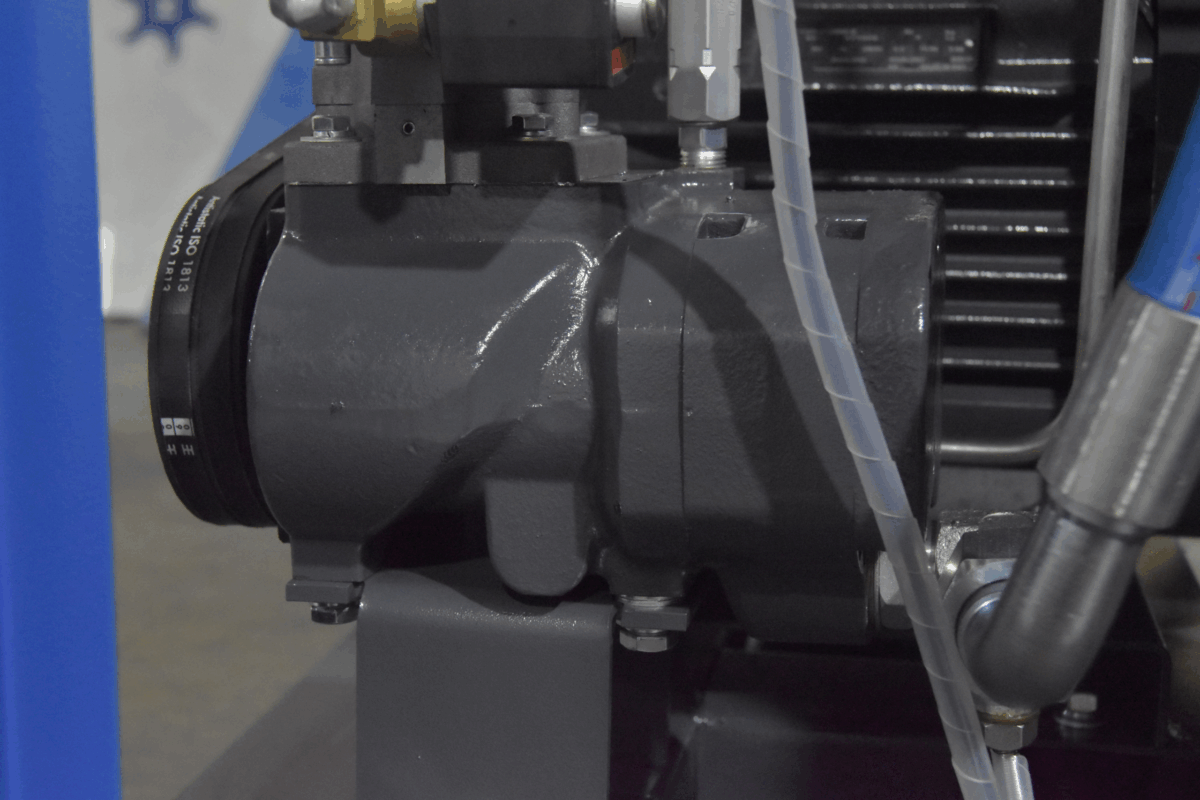 Винтовой компрессор KraftMachine KM7.5-10рВ АВ (IP54) — изображение 4