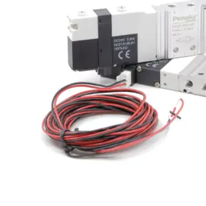 Штекер с кабелем PV2E-M5-C-3M Pemaks